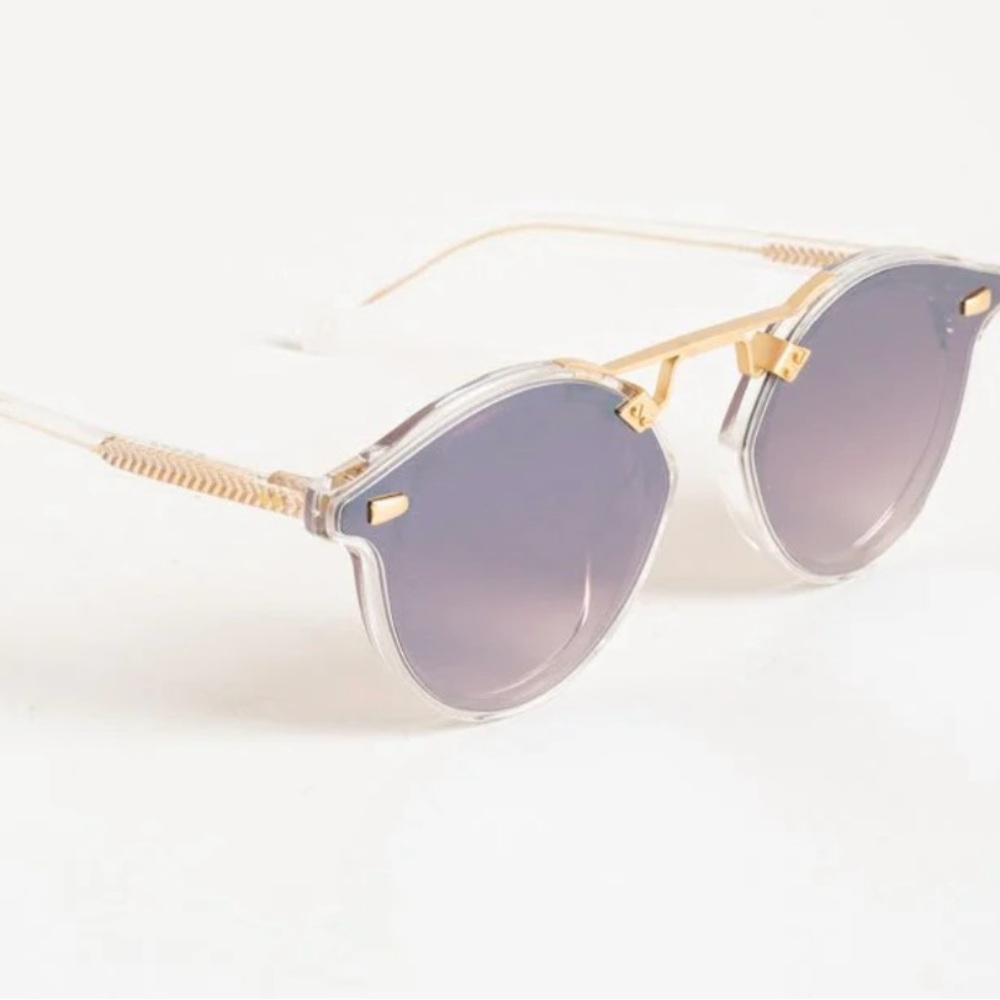 KREWE White Box with Gold Logo - Picture 2 of 9